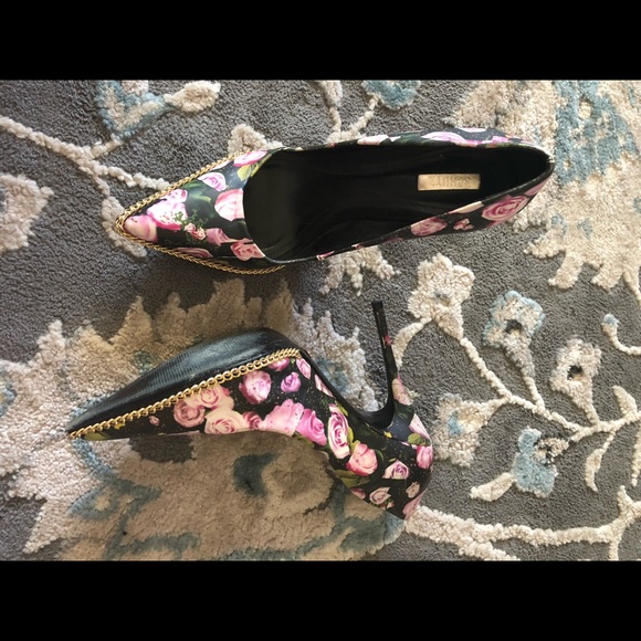 SCHUTZ Shoes - Schutz rose print spike heels with gold tone chain